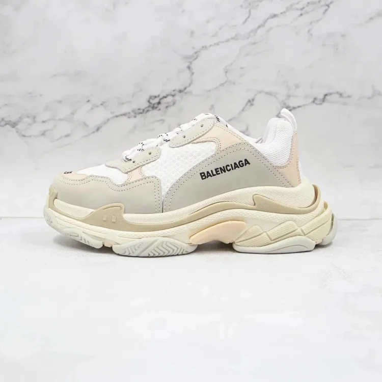  Balenciaga Track    