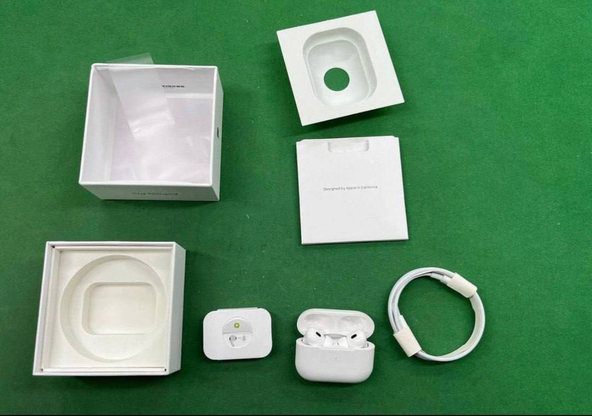 Apple AirPods Pro 2 Wireless Earbuds -3
