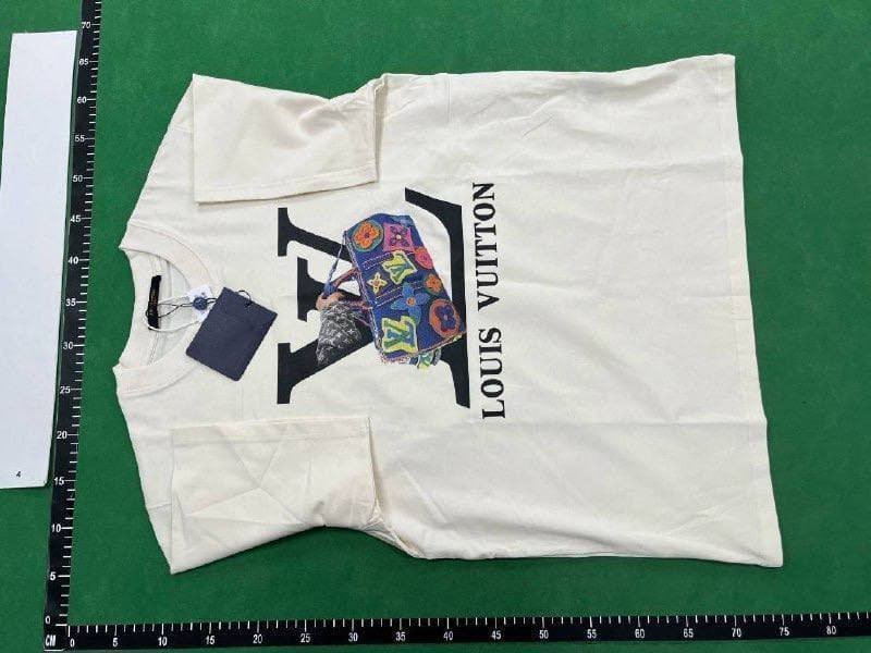 Louis Vuitton, Moschino, Supreme, and Other Designer T-Shirts [Multiple Styles] -3