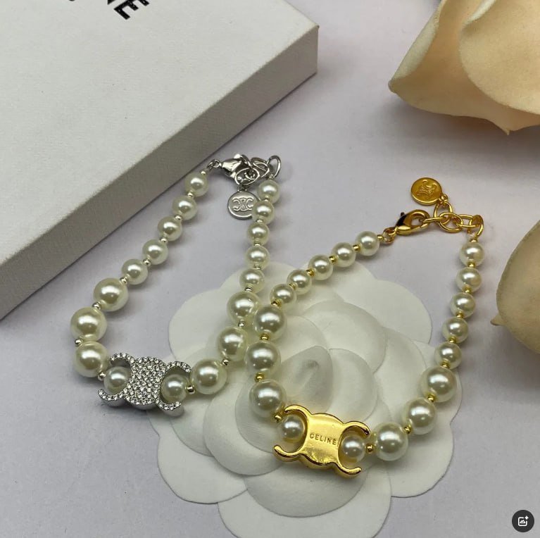 Celine Pearl Bracelet with Triomphe Motif [Valentino bracelet] -2