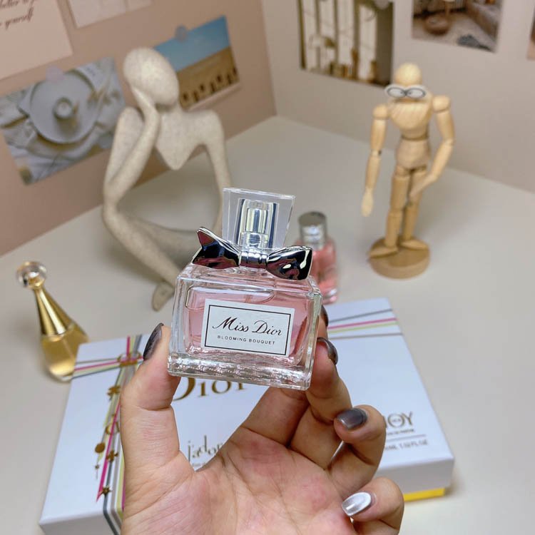 Dior Perfume 4-piece Christmas Edition -6