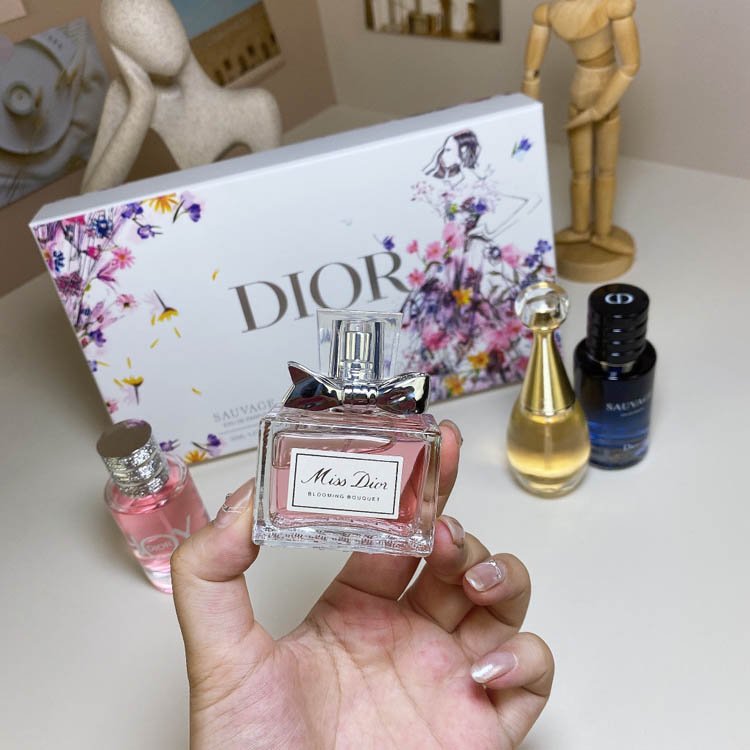 Dior perfume 4-piece set color flower version -5