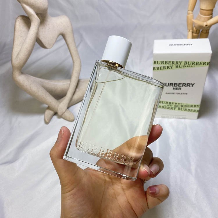 Burberry Flowers and Her Soft Candy Eau de Parfum-3350                   -2