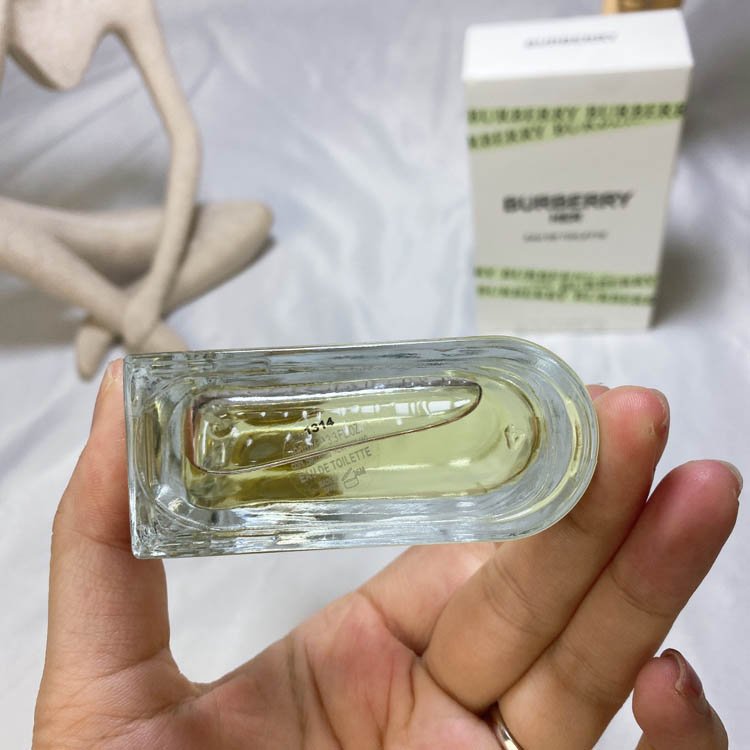 Burberry Flowers and Her Soft Candy Eau de Parfum-3350                   -3