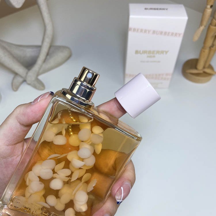 Burberry Flower and Her Eau de Parfum-3346                   -4