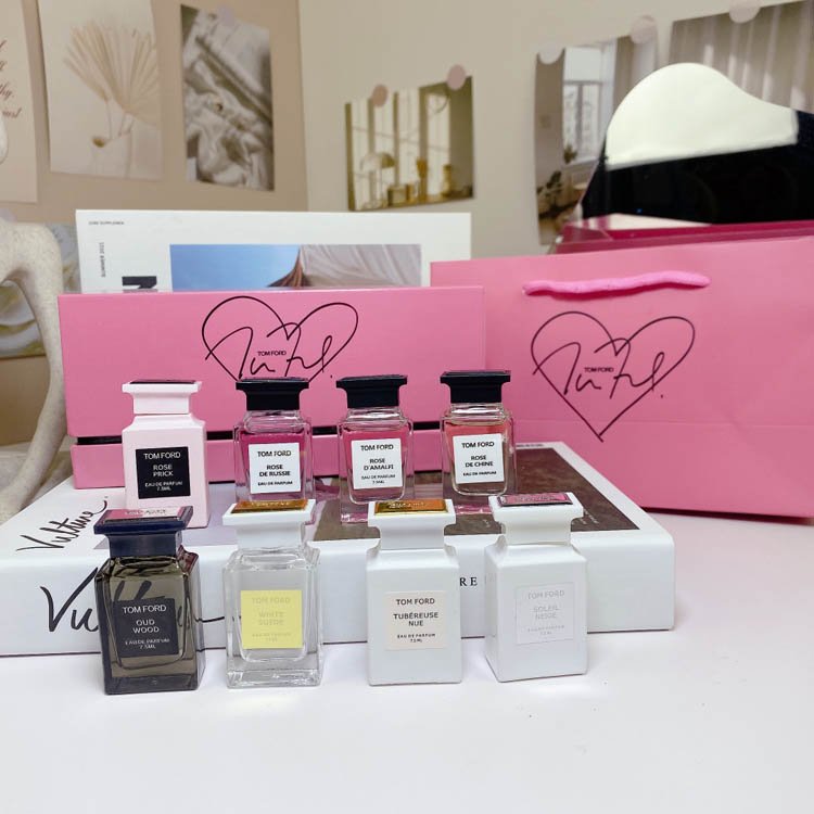 TOMFORD TF Limited Edition Signature Fragrance 8-piece Set A Powder Case-3187                   -3