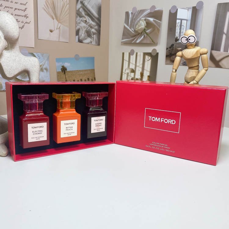 TOMFORD TF red box sample thre