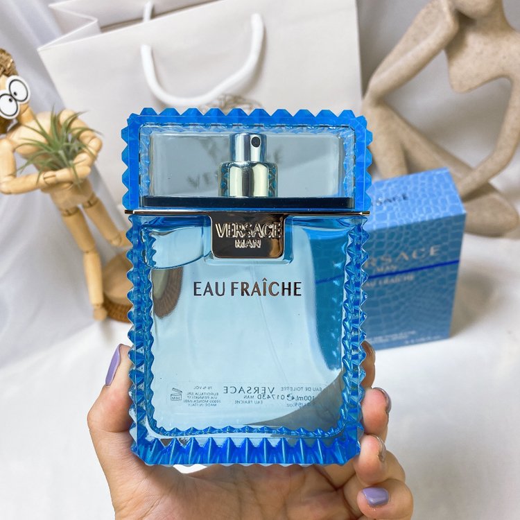 Versace Light and Elegant Men's Perfume-3061                   -2
